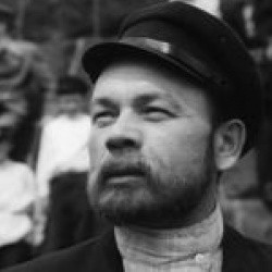 Мир хатам, війна палацам