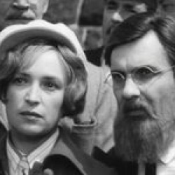 Мир хатам, війна палацам
