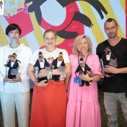 Жюрі та організатори з нагородами