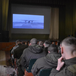 Кіно заради Перемоги! Кіно заради Перемоги!