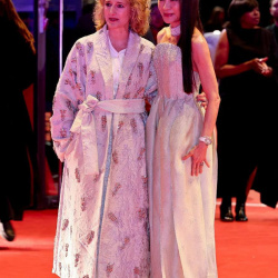 photo_5226592810163705342_y photo_5226592810163705342_y