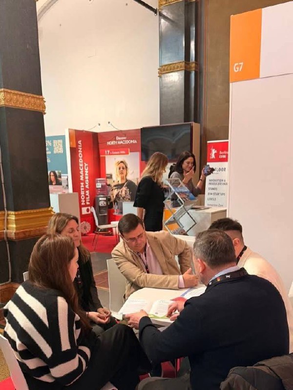 photo_5231399235050215751_x