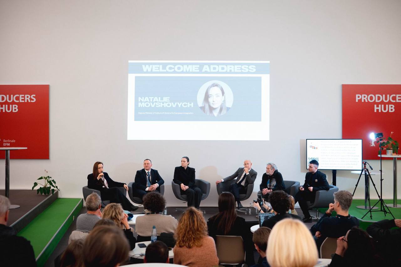 photo_5235931031137883478_y