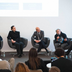 photo_5235931031137883479_y