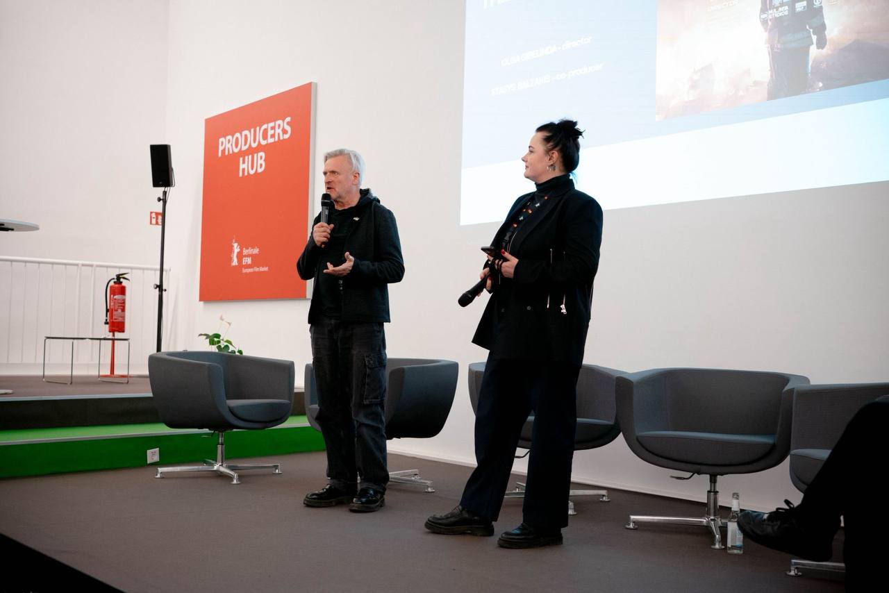 photo_5235931031137883483_y