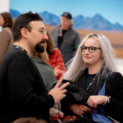 photo_5235931031137883490_x